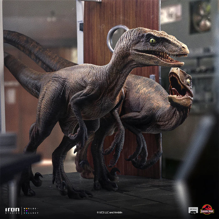 IRON Studios: Jurassic Park - Raptors at the Kitchens Door Escala de Arte 1/10