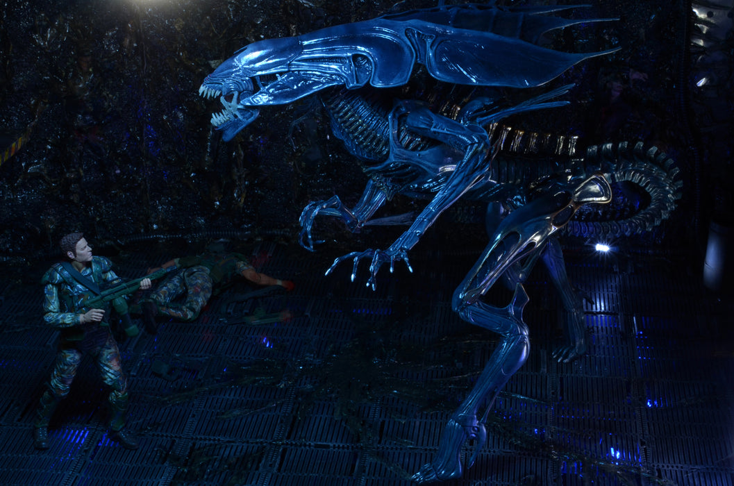 NECA Figura de Accion Ultra Deluxe Boxed: Aliens - Reina Alien 22 Pulgadas
