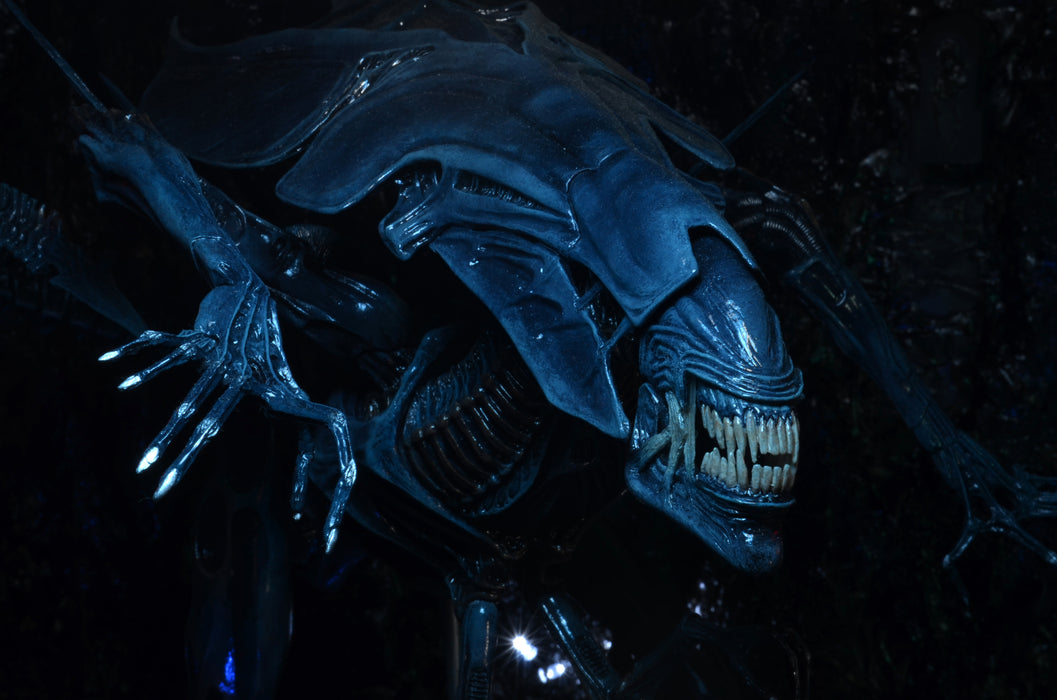 NECA Figura de Accion Ultra Deluxe Boxed: Aliens - Reina Alien 22 Pulgadas