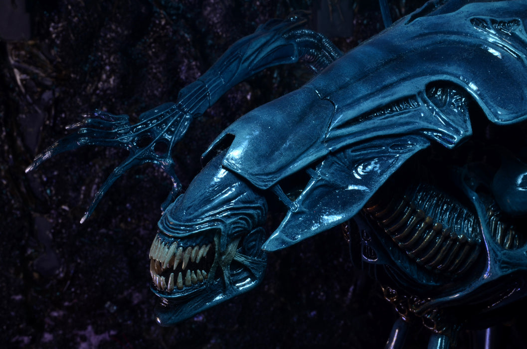 NECA Figura de Accion Ultra Deluxe Boxed: Aliens - Reina Alien 22 Pulgadas