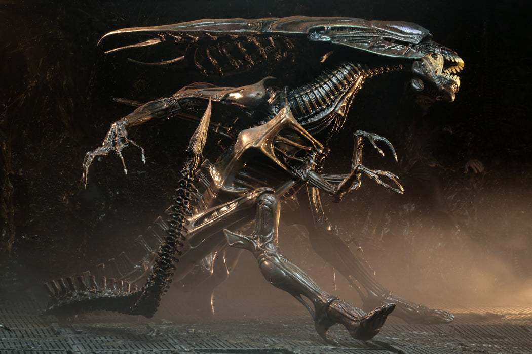 NECA Ultra Deluxe Boxed Figure: Alien 40 Aniversario - Alien Queen Resurrection Deluxe