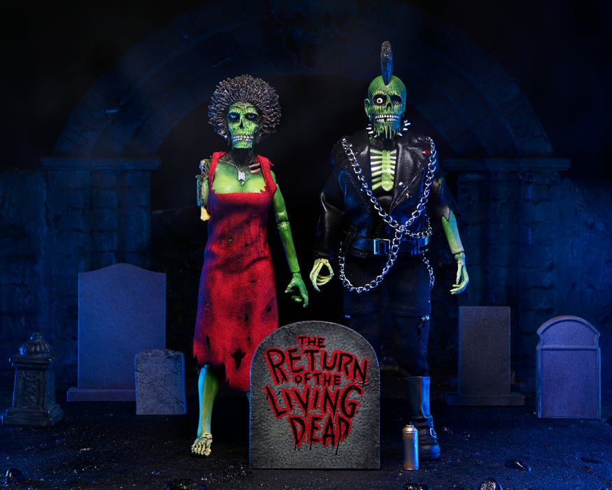 NECA Figura de Accion Vestida: El Regreso De Los Muertos Vivientes - Trash y Suicide 8 Pulgadas 2 Pack