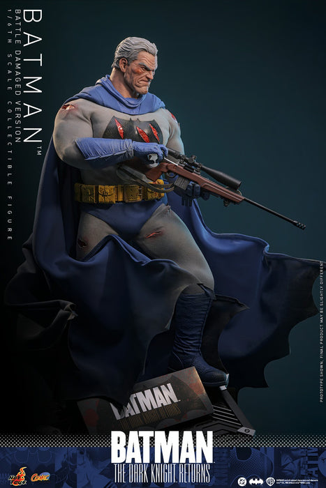 Hot Toys Comics Masterpiece Series: DC Batman The Dark Knight Returns - Batman Battle Damaged Escala 1/6