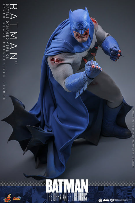 Hot Toys Comics Masterpiece Series: DC Batman The Dark Knight Returns - Batman Battle Damaged Escala 1/6