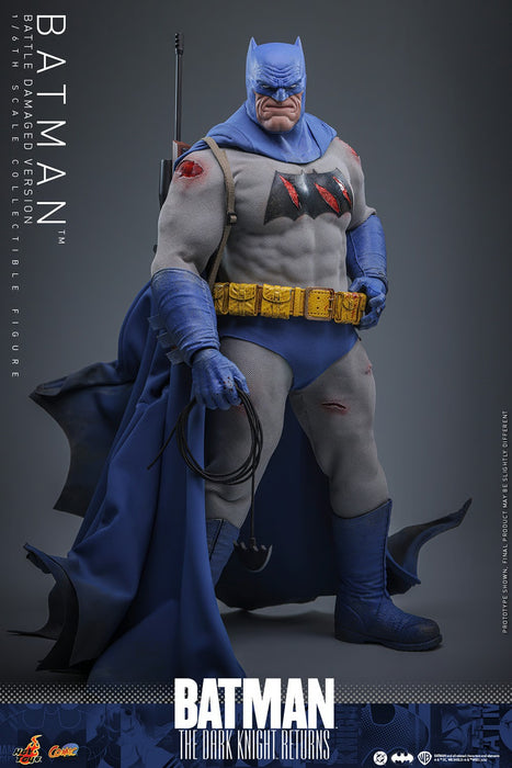 Hot Toys Comics Masterpiece Series: DC Batman The Dark Knight Returns - Batman Battle Damaged Escala 1/6