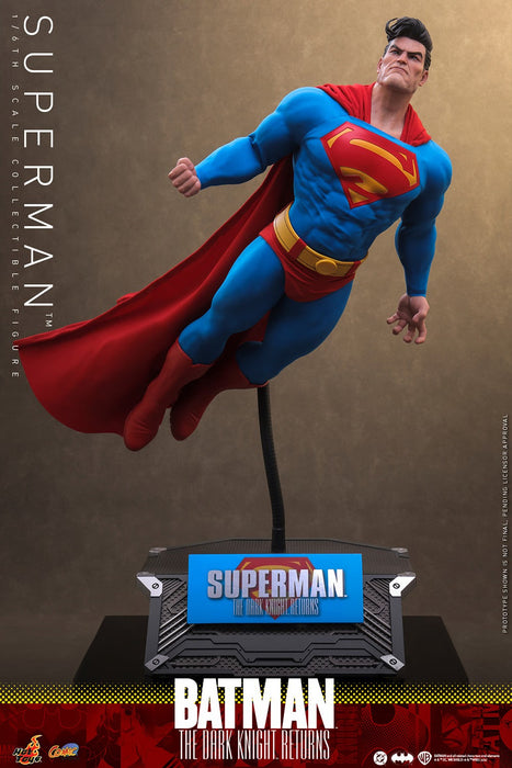 Hot Toys Comics Masterpiece Series: DC Batman The Dark Knight - Superman Escala 1/6