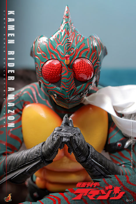 Hot Toys Movie Masterpiece Series: Kamen Ride - Amazon Escala 1/6