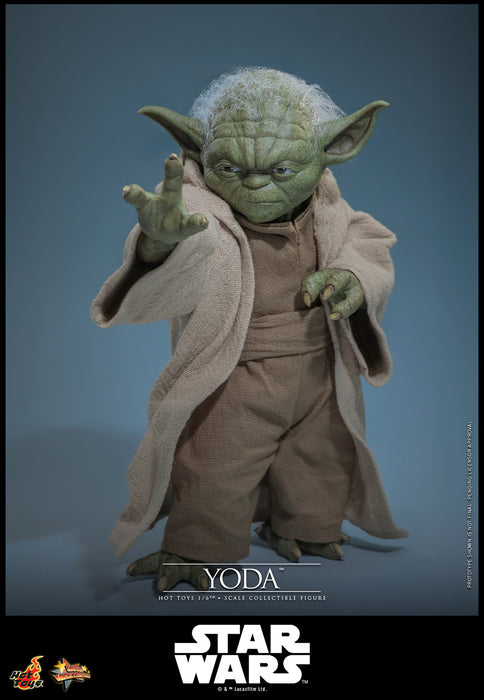 Hot Toys Movie Masterpiece Series: Star Wars Revenge Of The Sith - Yoda Escala 1/6