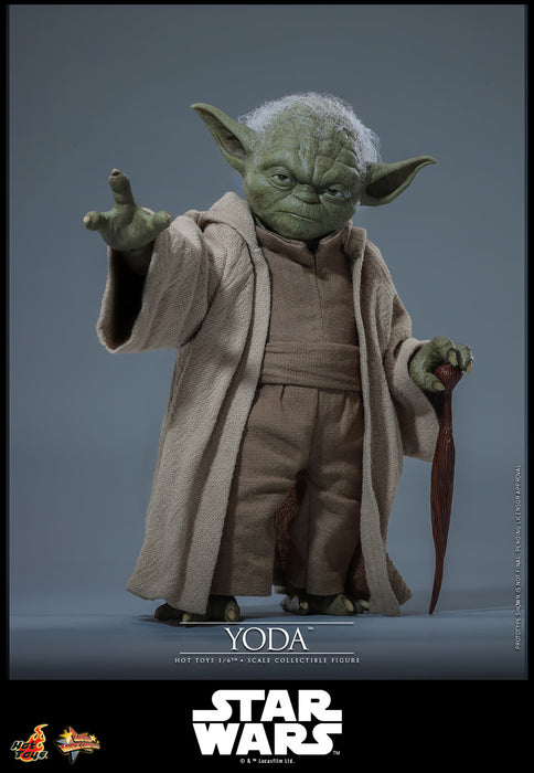 Hot Toys Movie Masterpiece Series: Star Wars Revenge Of The Sith - Yoda Escala 1/6
