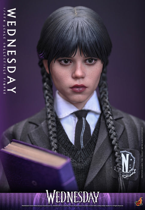 Hot Toys Television Masterpiece Series: Wednesday Netflix - Merlina Escala 1/6