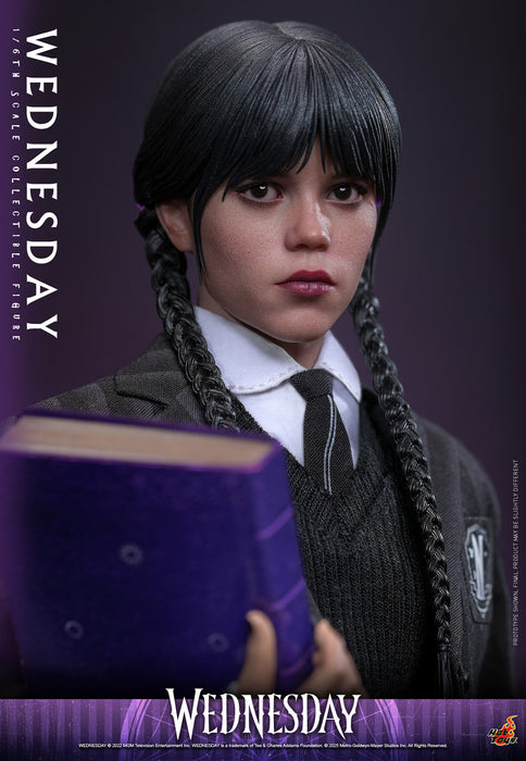 Hot Toys Television Masterpiece Series: Wednesday Netflix - Merlina Escala 1/6