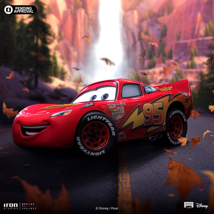IRON Studios: Disney Cars - Rayo Mcqueen Escala de Arte 1/10