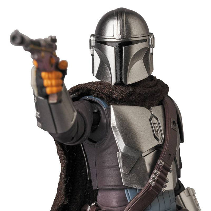 Medicom Toy Mafex: Star Wars The Mandalorian - Din Djarin Mandaloriano