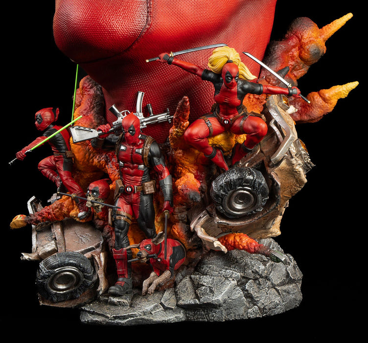 PCS Bust Fine Art Series: Marvel - Deadpool 16.5 Pulgadas
