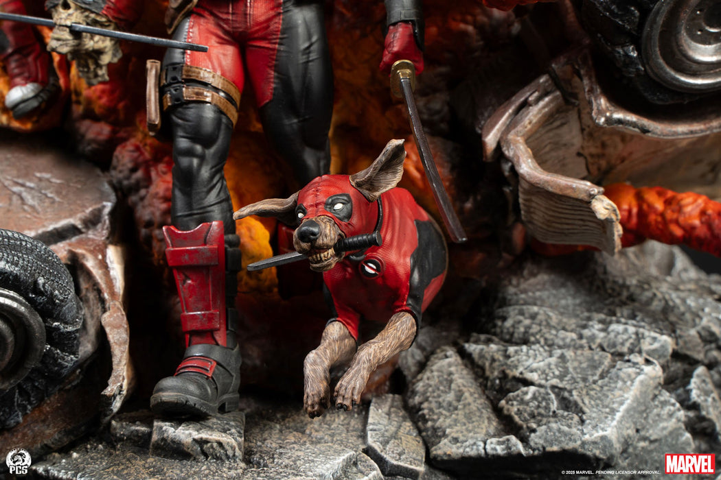 PCS Bust Fine Art Series: Marvel - Deadpool 16.5 Pulgadas