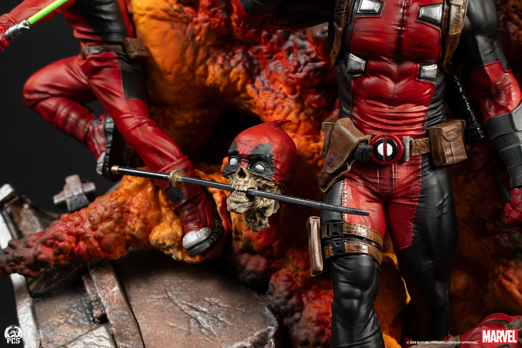 PCS Bust Fine Art Series: Marvel - Deadpool 16.5 Pulgadas