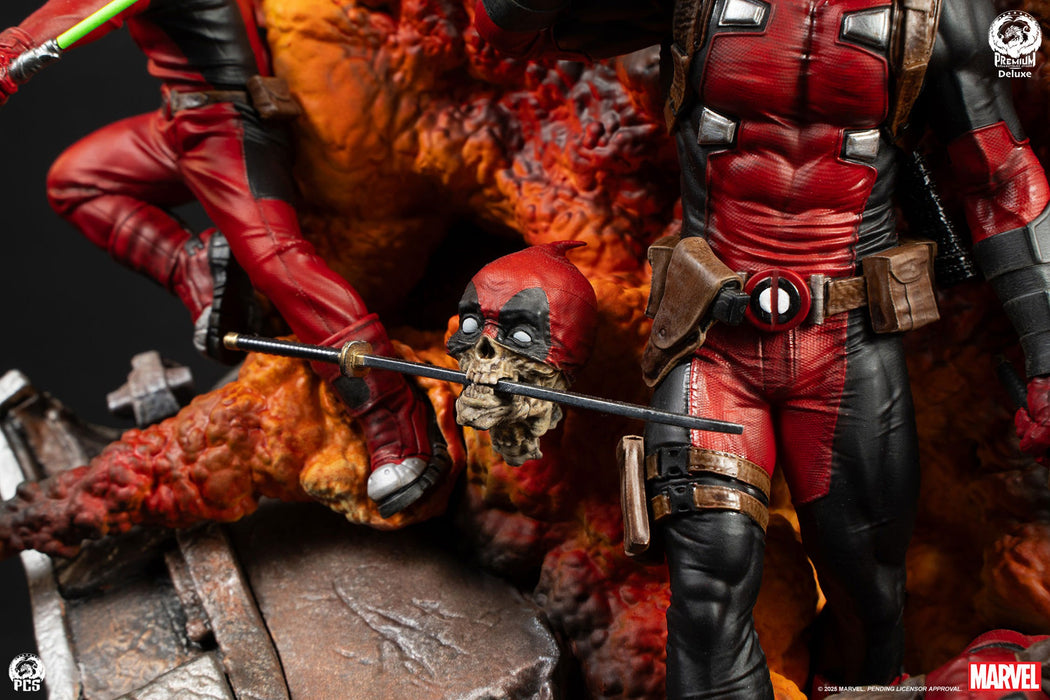 PCS Bust Fine Art Series: Marvel - Deadpool Deluxe 16.5 Pulgadas