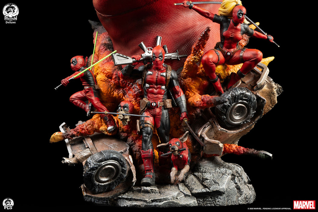 PCS Bust Fine Art Series: Marvel - Deadpool Deluxe 16.5 Pulgadas