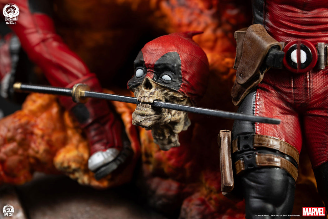 PCS Bust Fine Art Series: Marvel - Deadpool Deluxe 16.5 Pulgadas