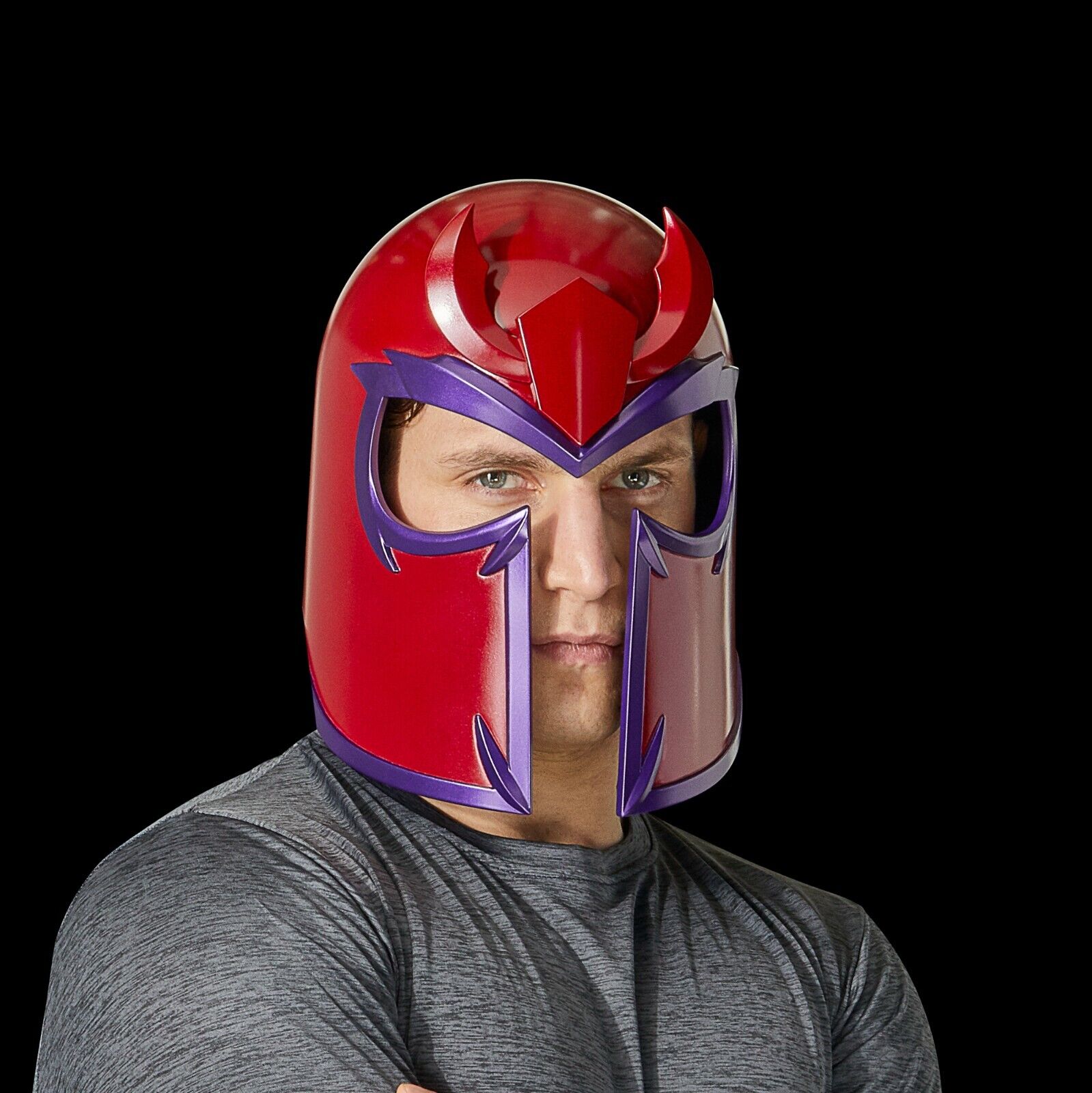 Marvel Legends: Magneto Casco Premium Replica