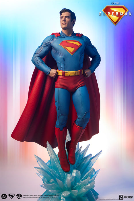 Sideshow Premium Format: DC Superman 2025 - Superman 24 Pulgadas