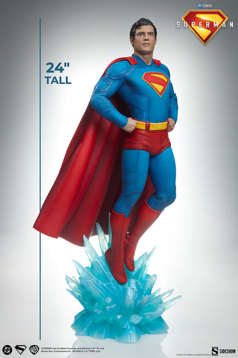 Sideshow Premium Format: DC Superman 2025 - Superman 24 Pulgadas