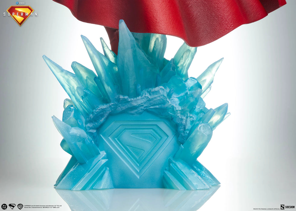 Sideshow Premium Format: DC Superman 2025 - Superman 24 Pulgadas