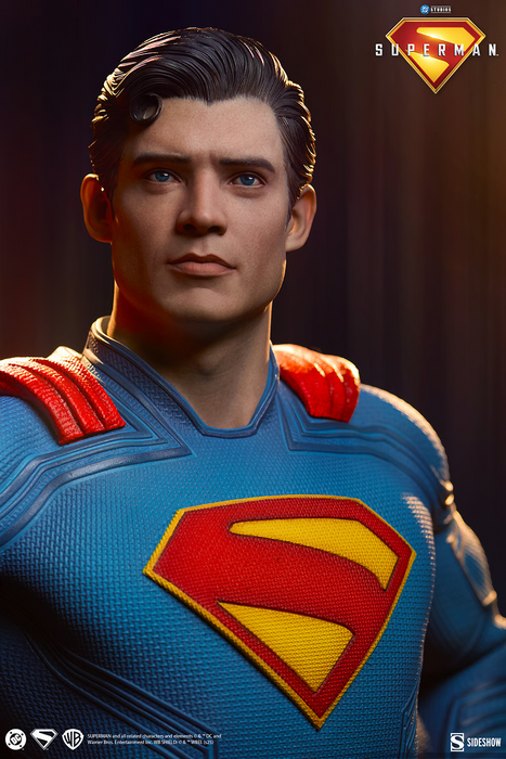 Sideshow Premium Format: DC Superman 2025 - Superman 24 Pulgadas