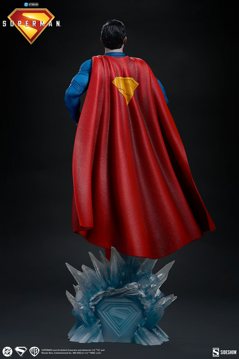 Sideshow Premium Format: DC Superman 2025 - Superman 24 Pulgadas