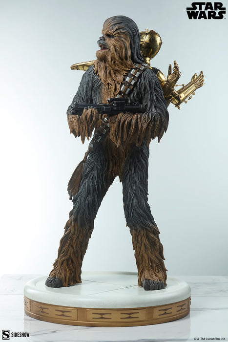 Sideshow Premium Format: Star Wars El Imperio Contraataca -  Chewbacca y C3PO Escala 1/4