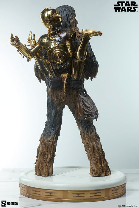 Sideshow Premium Format: Star Wars El Imperio Contraataca -  Chewbacca y C3PO Escala 1/4