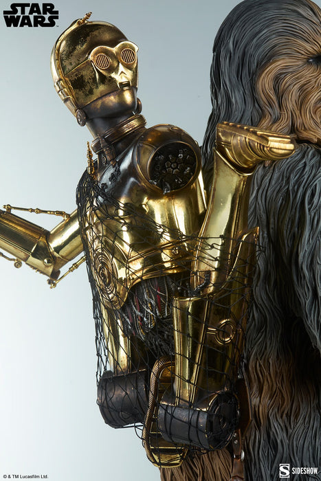 Sideshow Premium Format: Star Wars El Imperio Contraataca -  Chewbacca y C3PO Escala 1/4
