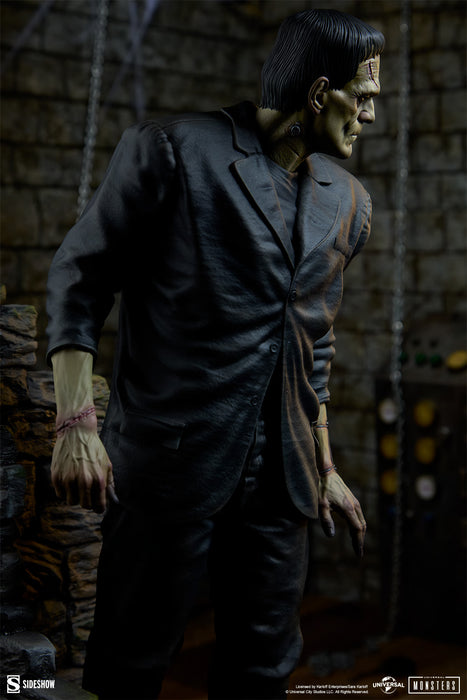 Sideshow Premium Format: Universal Monsters - Frankenstein Collector 22 Pulgadas