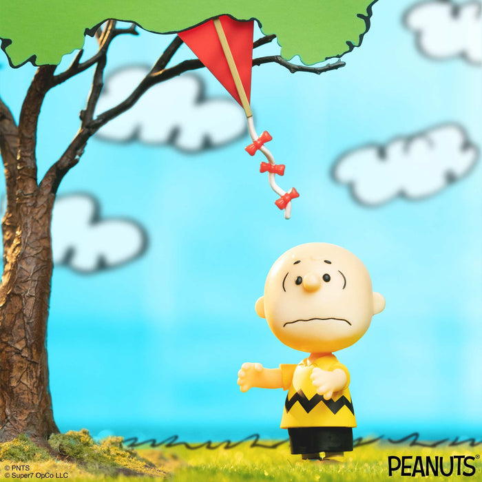 Super7 Reaction: Peanuts Charlie Brown - Charlie Brown Y El Arbol Come Cometas