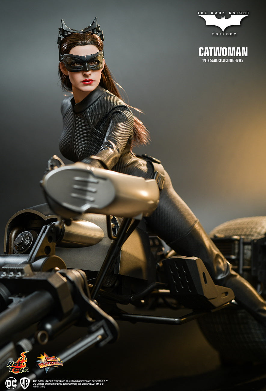 Hot Toys Movie Masterpiece Series: DC The Dark Knight Trilogy - Catwoman Escala 1/6