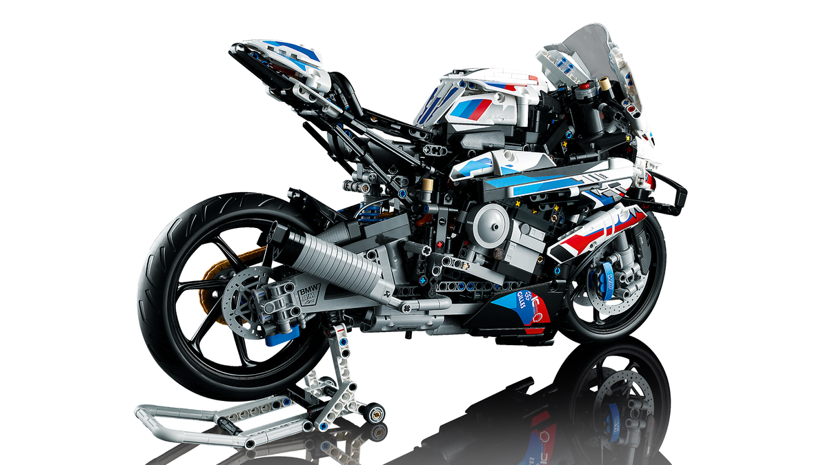 LEGO Technic BMW M 1000 RR 42130