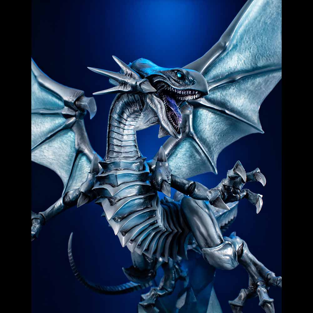 Megahouse Figures Art Works Monsters: Yu Gi Oh - Dragon Blanco De Ojos Azules Edicion Holografica